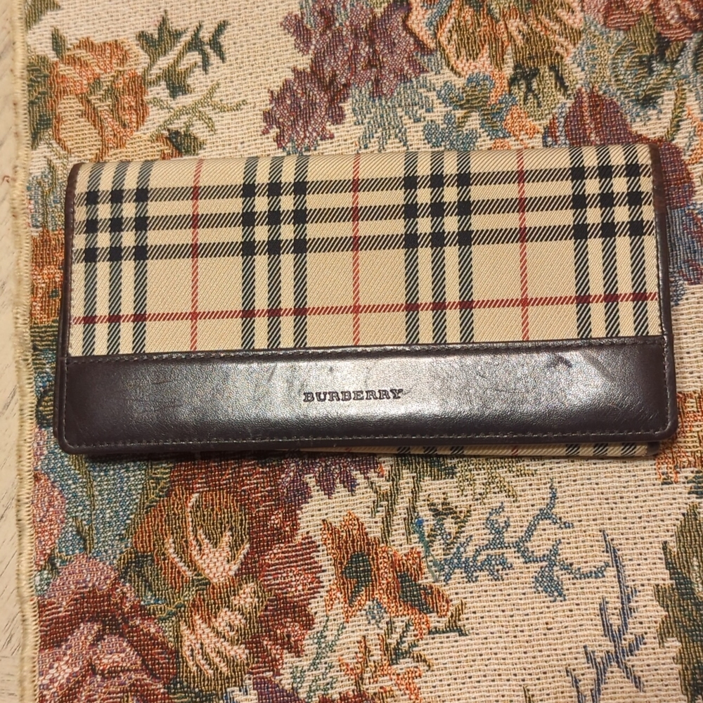 Burberry wallet